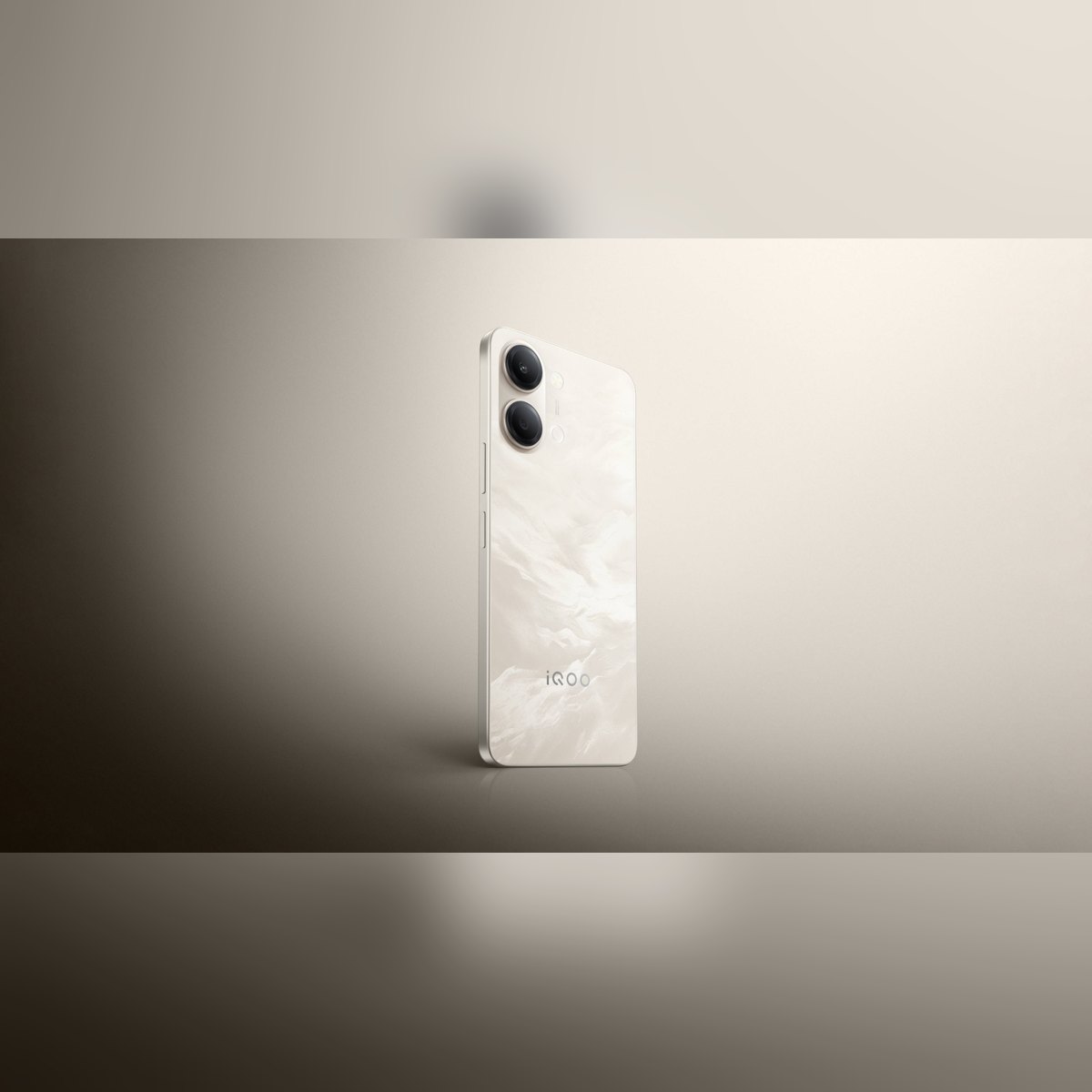 آيكو Z11 Lite باللون الذهبي من الخلف
